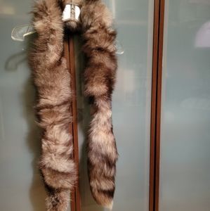 Fox tail scarf
